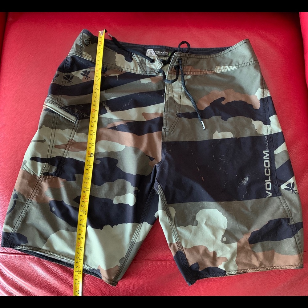 Volcom swim shorts size 33